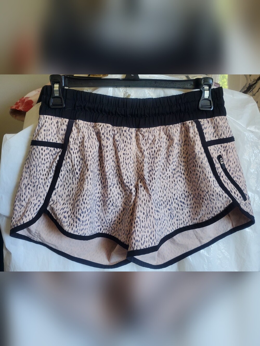 lululemon athletica Tracker III dottie Dash Print Shorts